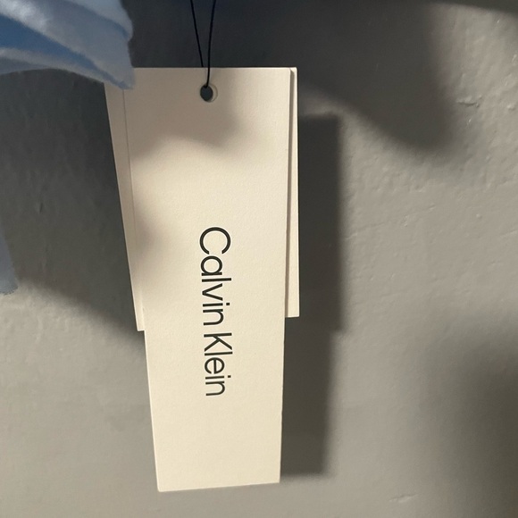 NWT Calvin Klein scarf/ wrap/ shawl/ capelet/ halter top in light blue. - Picture 12 of 13